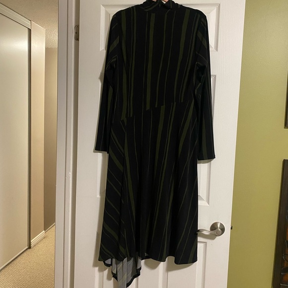 Stripes asymmetric hem dress - Picture 6 of 7